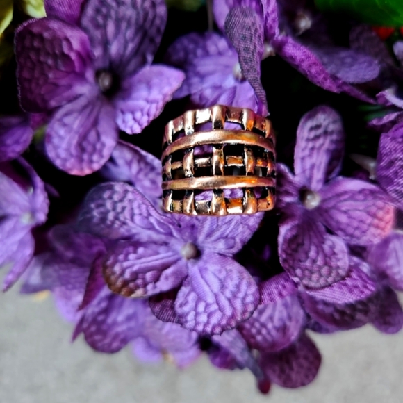 Source Unknown Jewelry - NWOT - Costume Ring 💗